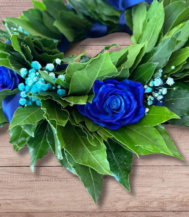 Corona di alloro con rose blu