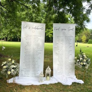 tableau degli invitati con decorazioni floreali