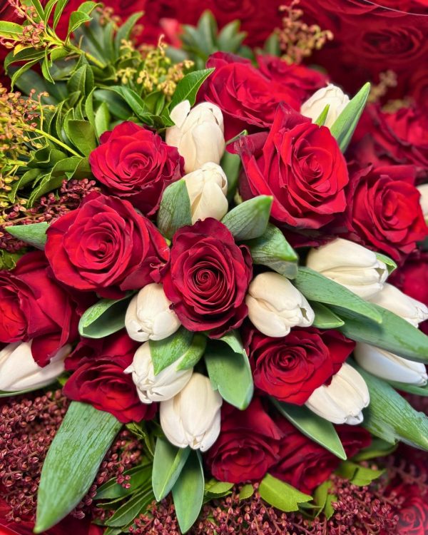 Rose rose e tulipani