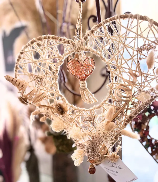 Decorazione floreale da parete