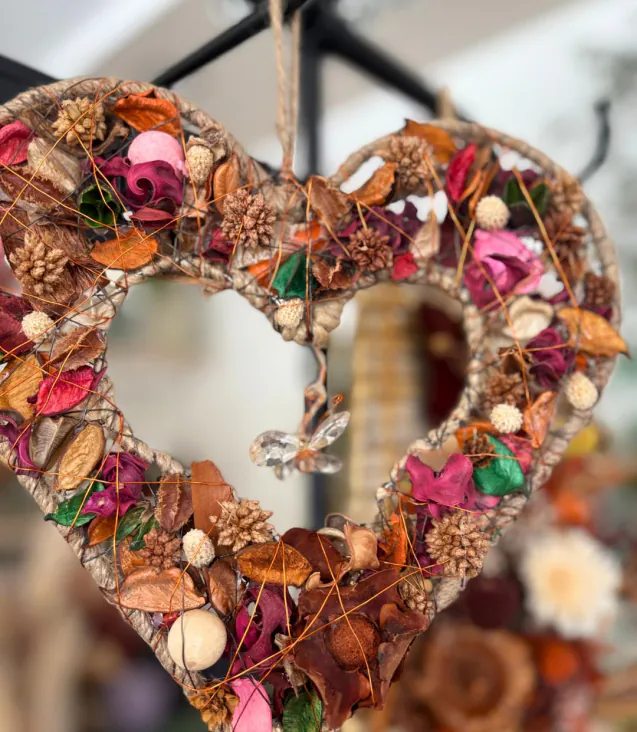 Decorazione floreale da parete