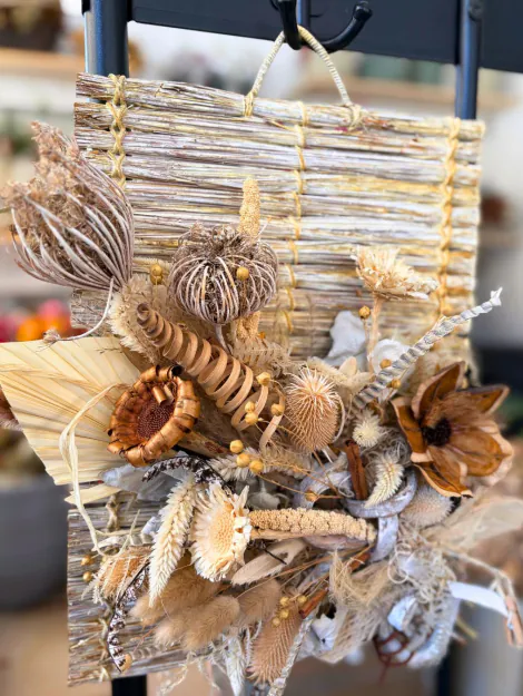 Decorazione floreale da parete