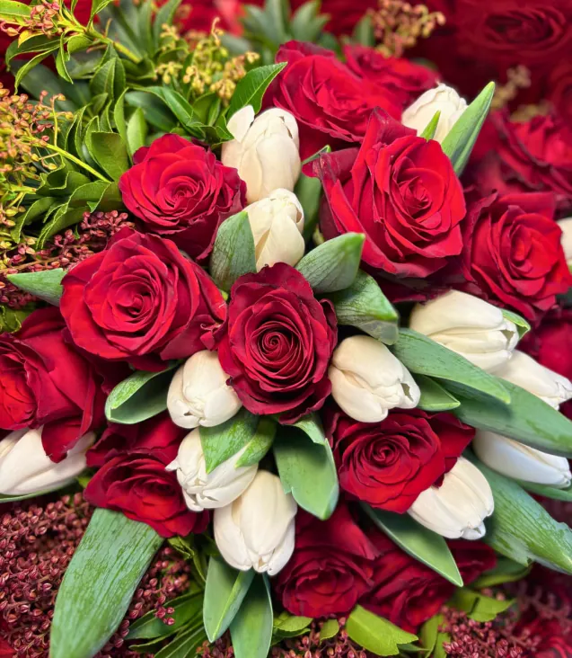 Rose rose e tulipani